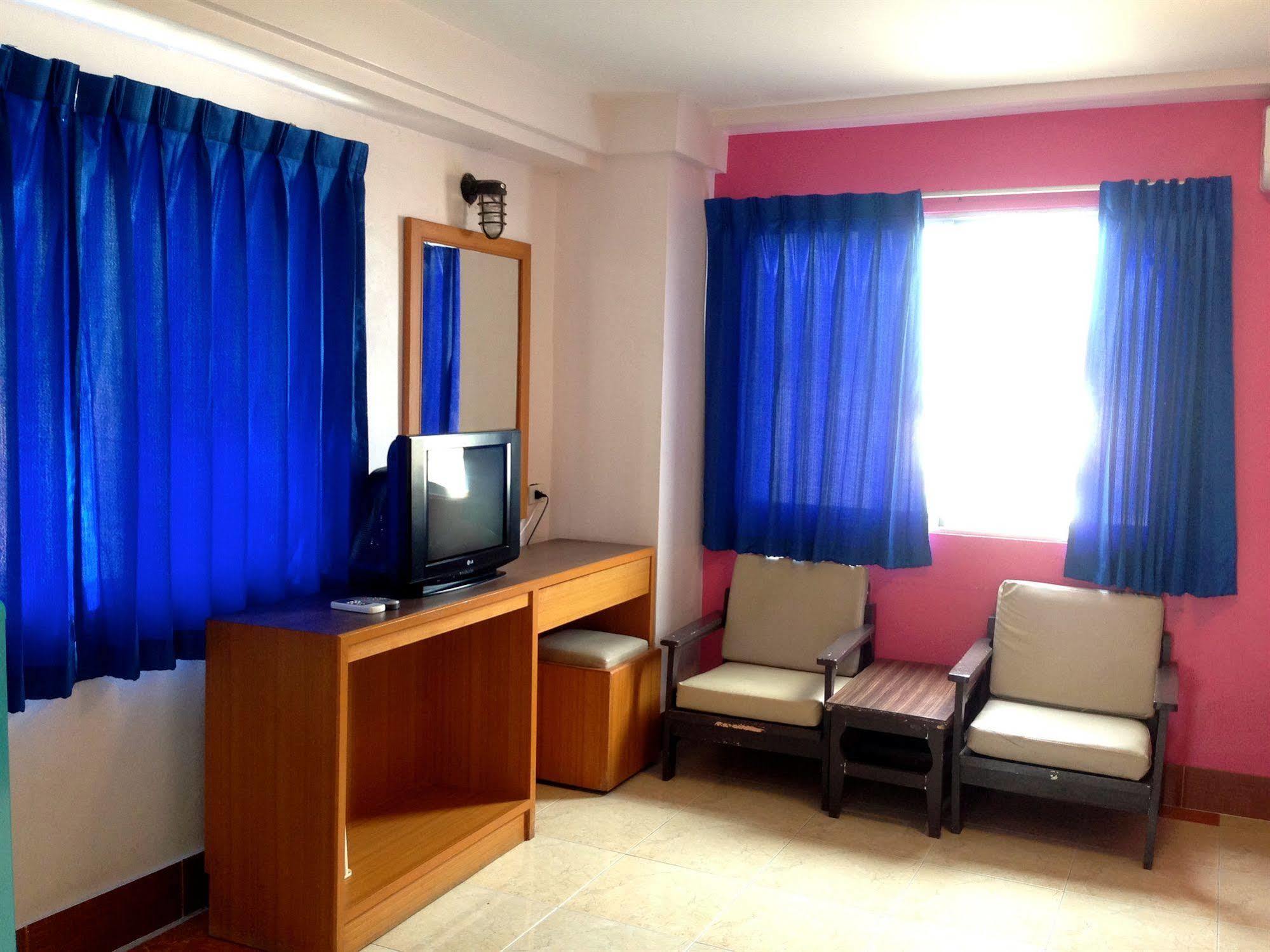 Cherry Hotel Pattaya Buitenkant foto