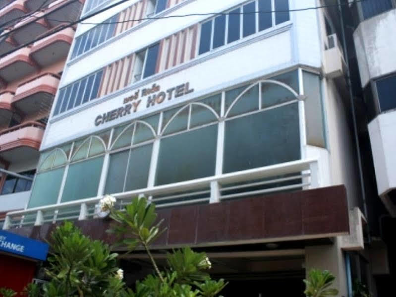 Cherry Hotel Pattaya Buitenkant foto
